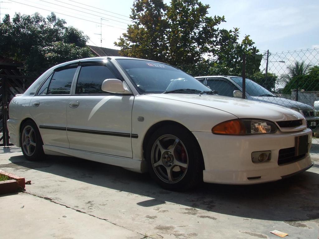 Подбор аккумулятора WIRA Hatchback в магазине 8 926 257-4321