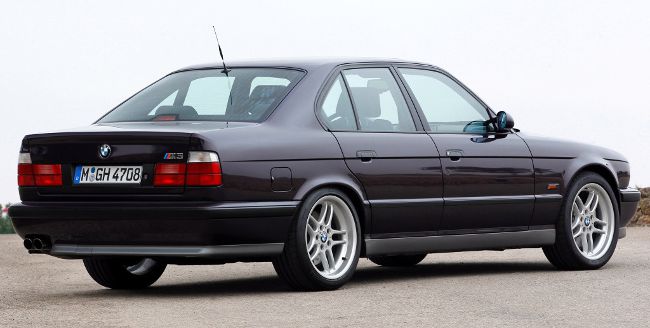 Подбор аккумулятора BMW M5 (E34) в магазине 8 926 257-4321