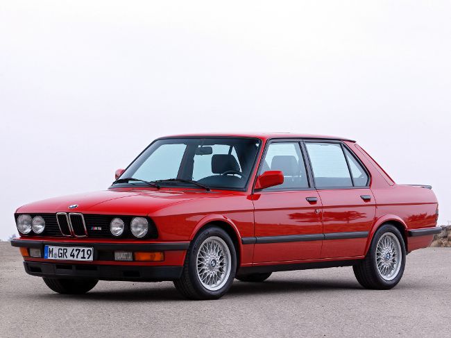 Подбор аккумулятора  BMW M5 (E28) в магазине 8 926 257-4321